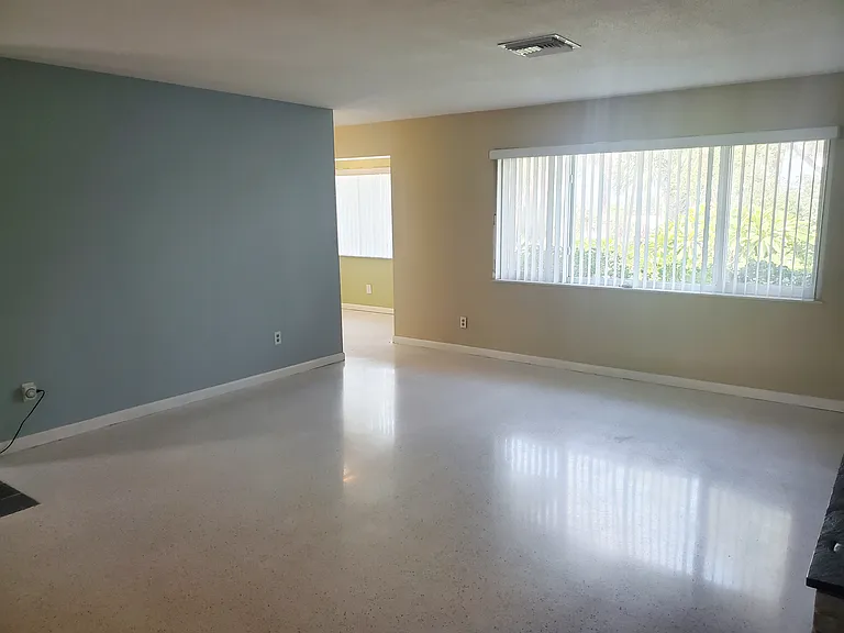 3331 NE Skyline Dr — Photo 9