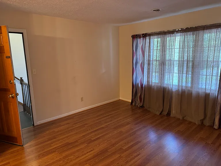 215 Fairfax Cir #2 — Photo 5