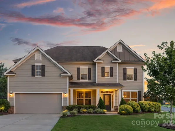 832 Oak Manor Dr SE, Concord, NC 28025