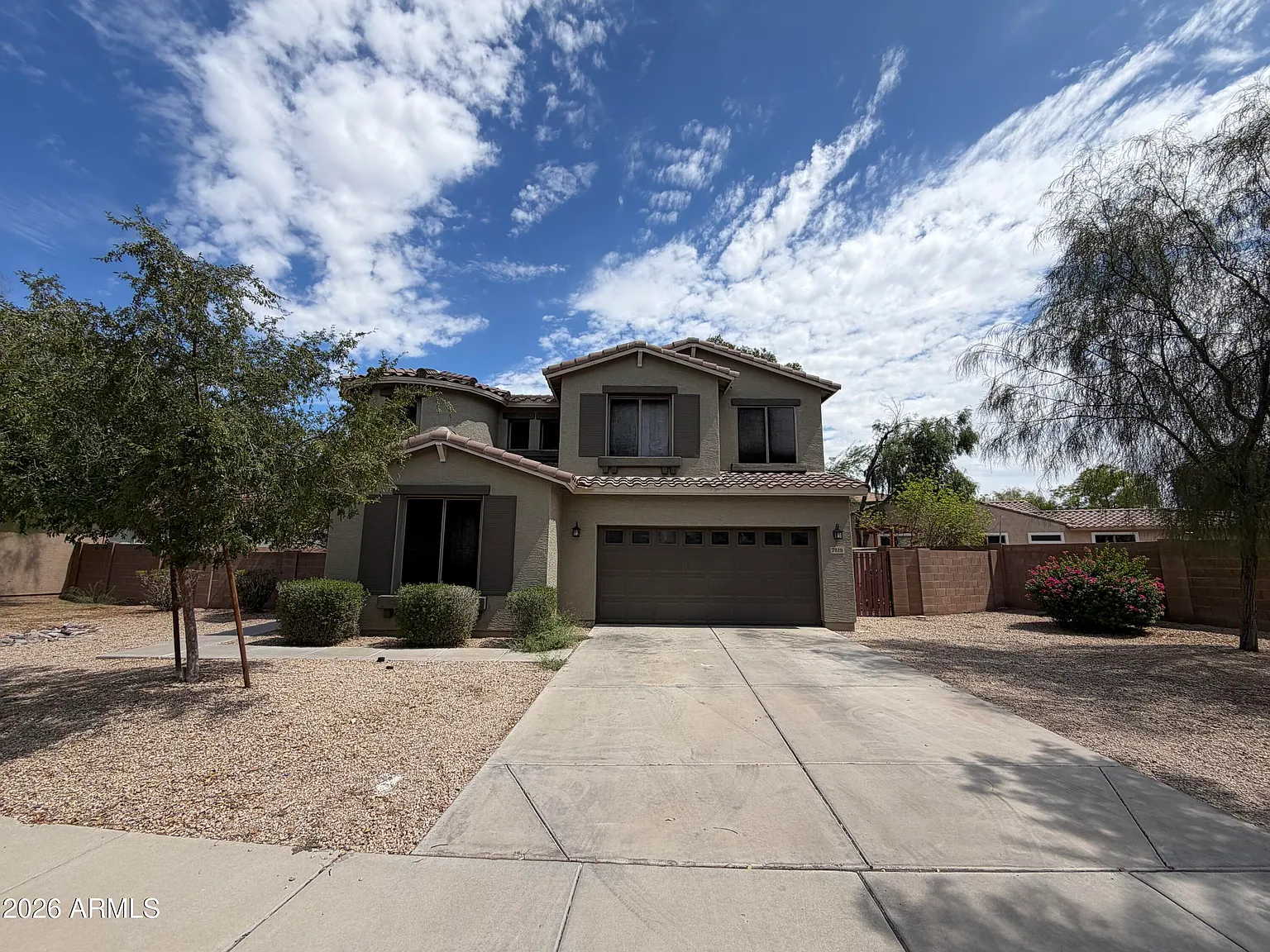 4 bed, 2.5 bath, 2573 sqft, $2,300 — Photo 2