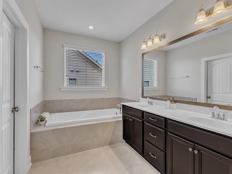 4252 Rockdell Hall St — Photo 40