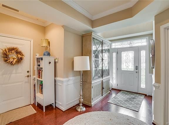 3rd image of 2425 Liesfeld Pkwy #2425