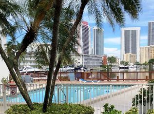 462 Golden Isles Dr APT 107, Hallandale, FL 33009