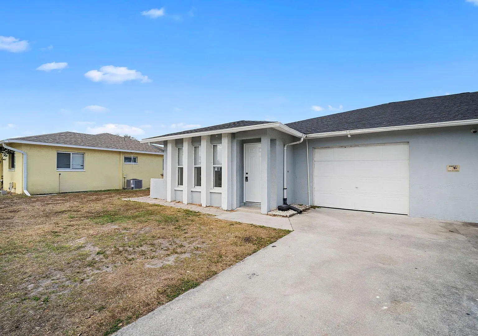 Special 2 Weeks Free Move-In Ready Cape Coral Home Newly Remodeled Interior — Photo 2