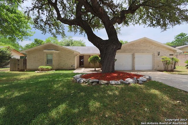 1st image of 15618 Creekside Dr