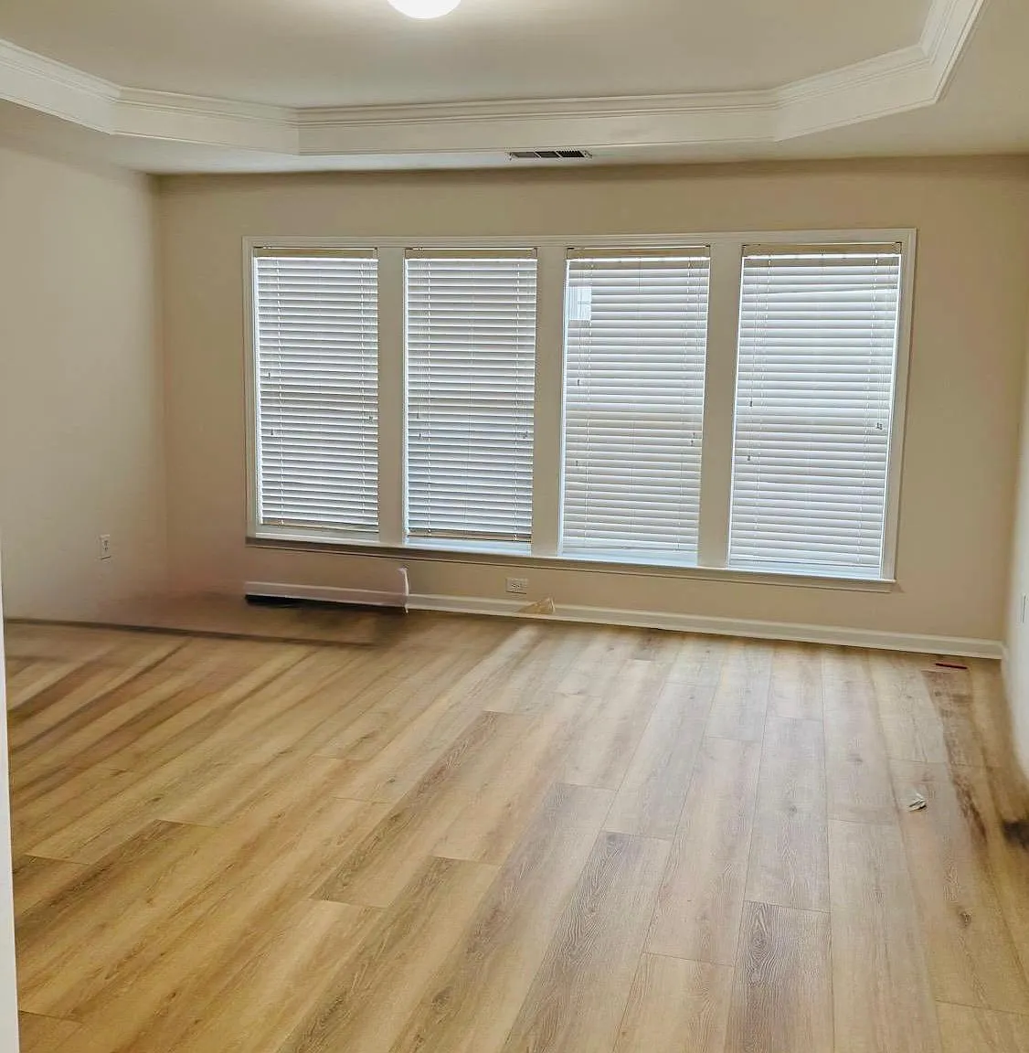 5 bed, 3000 sqft, $3,200 — Photo 4