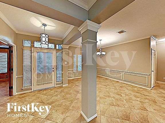 2nd image of 3910 Rock Springs Dr
