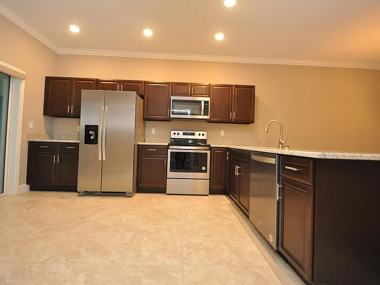 11 Ullynn Pl #A — Photo 6