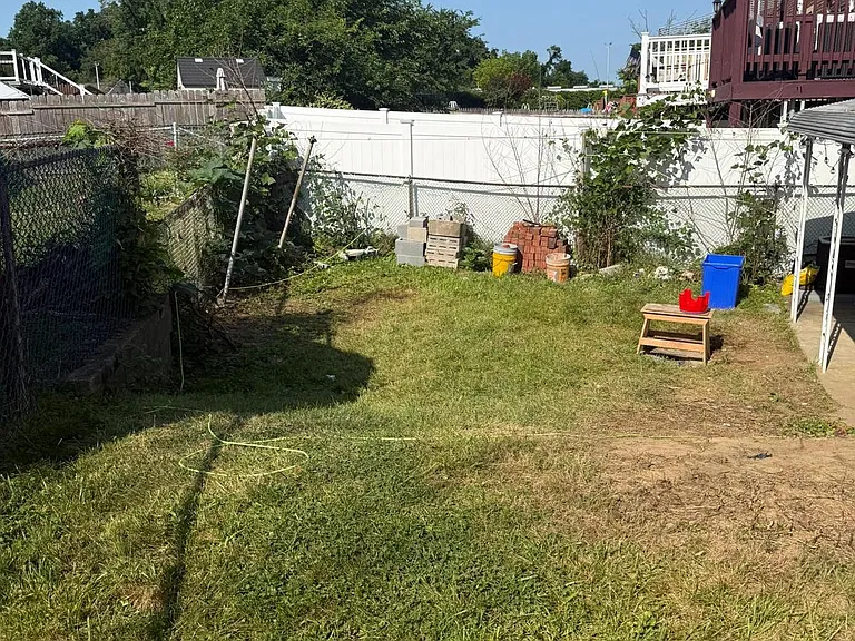 3658 Genesee Dr — Photo 8