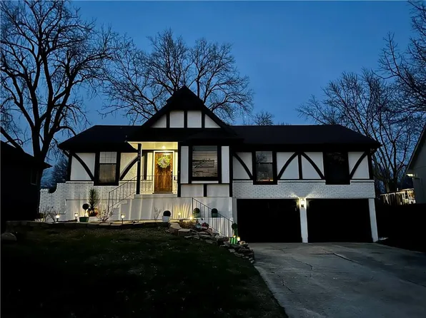 1016 SE 6th St, Lees Summit, MO 64063