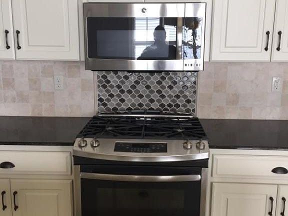 5th image of 305 Benedict Dr
