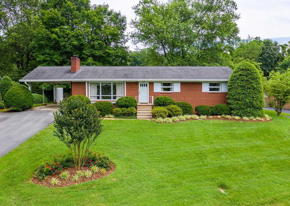 1st image of 1106 Woodmont Dr