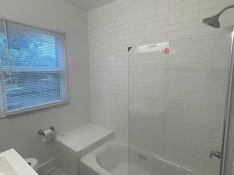 2211 Gladstone St #1 — Photo 13