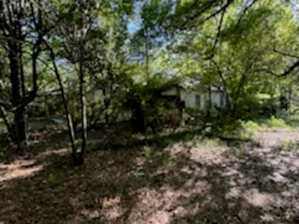 906 Tuskeegee St, Hartsville, SC 29550
