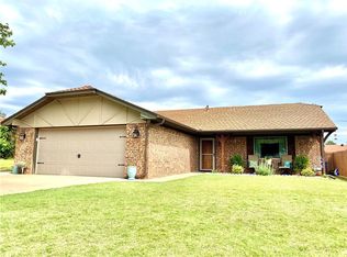 3216 California Ave, Chickasha, OK 73018