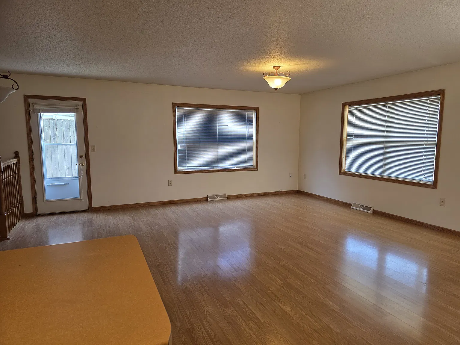 3 bed, $1,375 — Photo 4