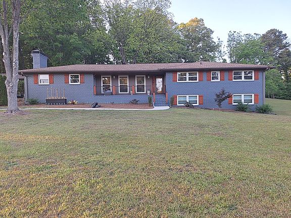 4 Bed, 3 Bath renovated