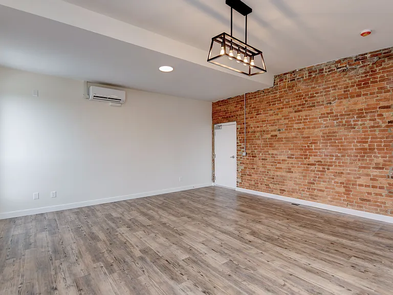 105 Parsons Ave #4 — Photo 11