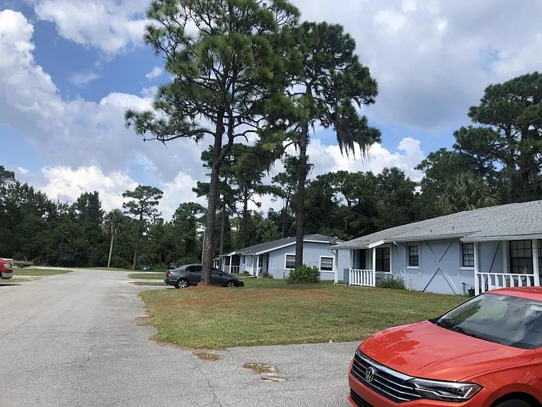 493 N Sams Point — Photo 2