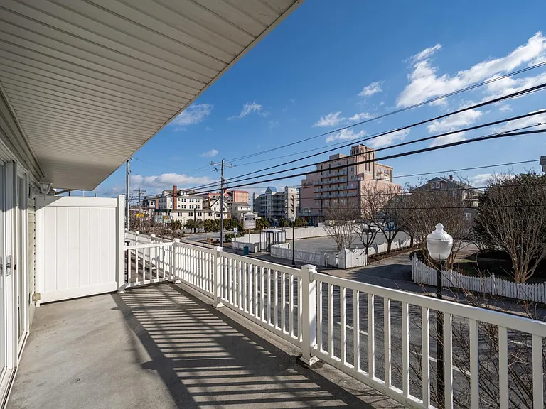 803 N Baltimore Ave #A — Photo 2