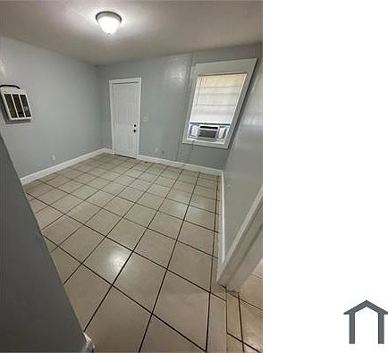 2nd image of 2540 Moncrief Rd
