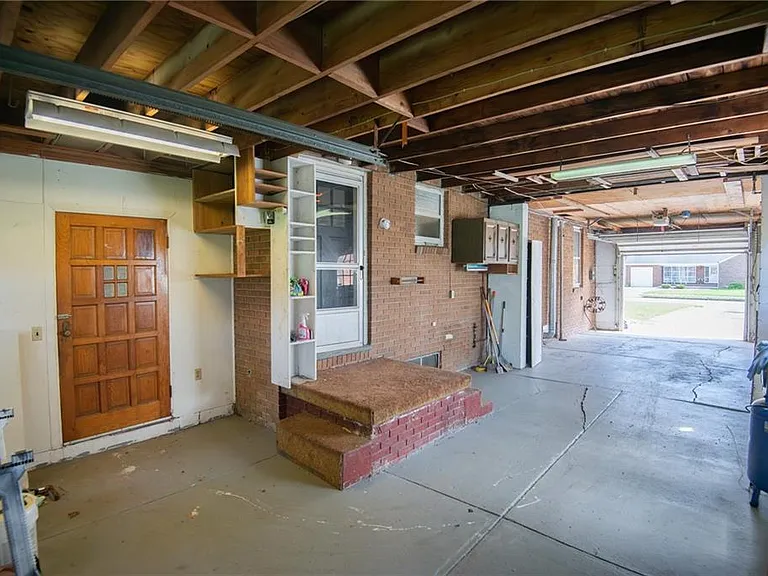 1528 Stepney St — Photo 18