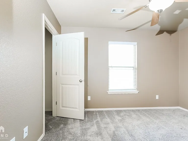 155 Harvick Cir — Photo 14