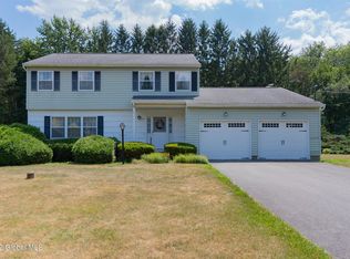 28 Bellwood Ln, Castleton, NY 12033