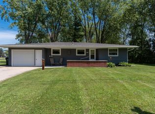 N5618 Mill St, Shiocton, WI 54170