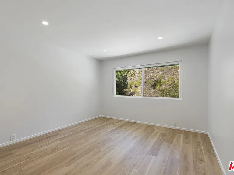 3062 Arrowhead Dr — Photo 23