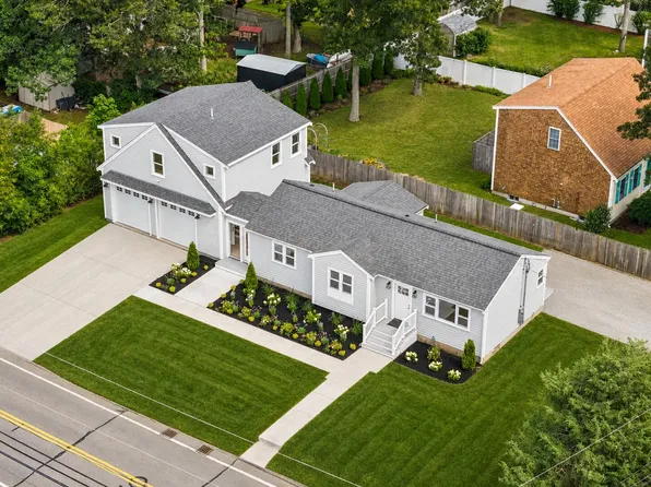 80 Seacoast Shores Boulevard, East Falmouth, MA 02536