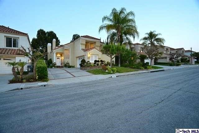 1st image of 905 Calle Simpatico
