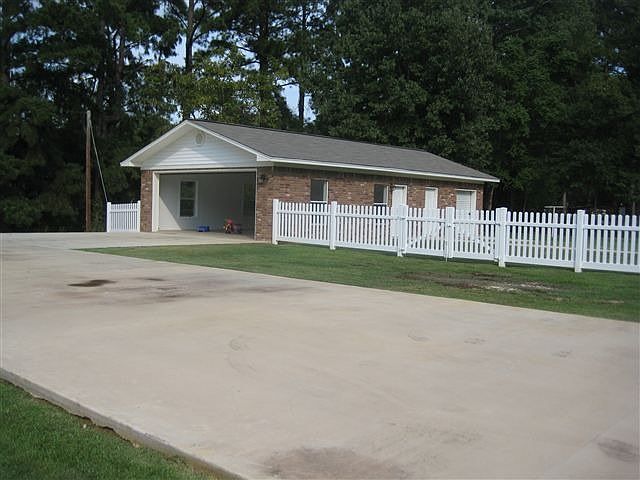 2nd image of 103 Stinson Dr