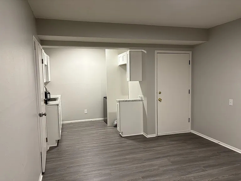 425 N 11th St #104 — Photo 9