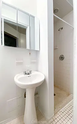 Rented by City Connections Realty | media 10
