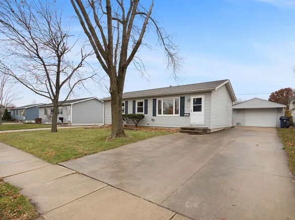 240 Wiley Blvd NW, Cedar Rapids, IA 52405