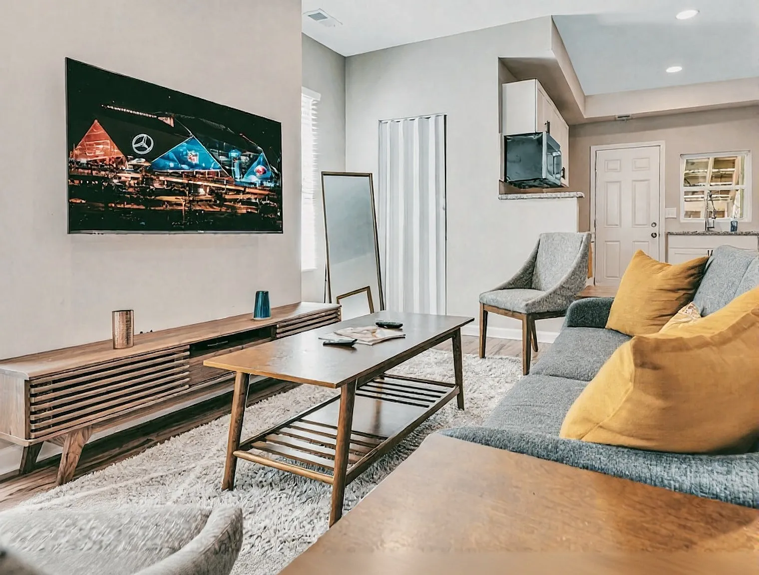 6 bed, 4.0 bath, $9,516 — Photo 4