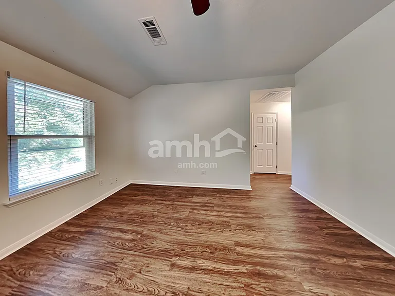 31442 Camden Village Dr — Photo 9