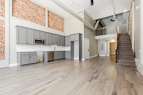 44 N High St #3B Photo 1