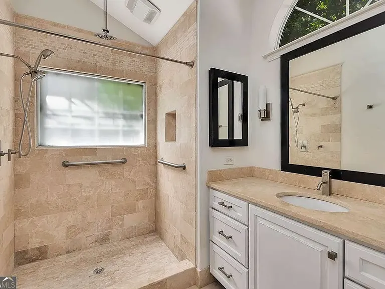 203 Grand Oaks Cir — Photo 15