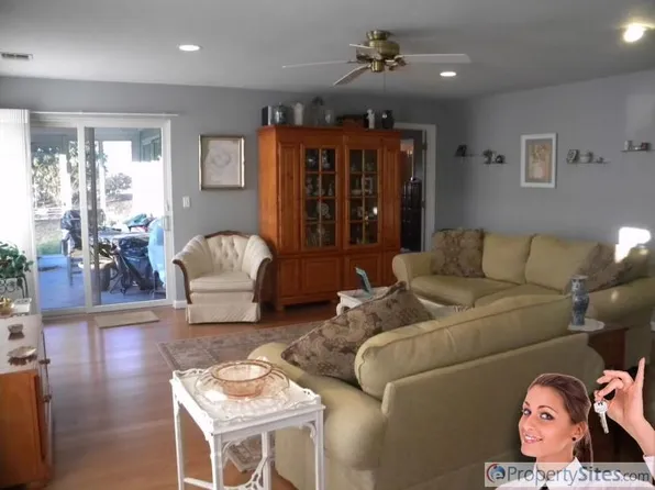 117 Hampton Vista Dr, Manorville, NY 11949