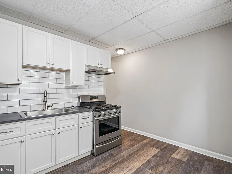 481 Gerhard St #2 — Photo 4