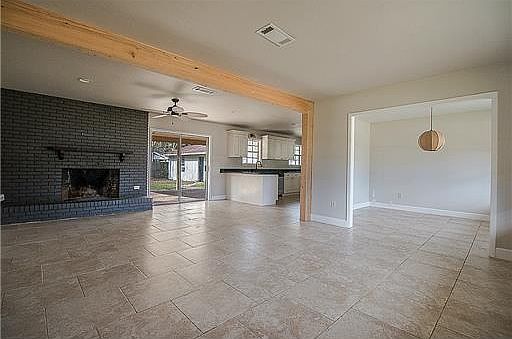 5th image of 1205 Londonderry Ln