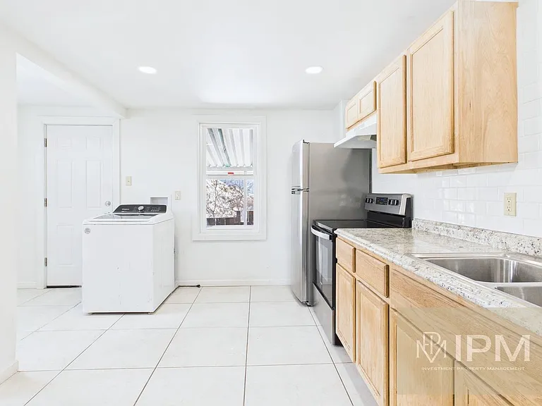 532 Ridge St — Photo 2