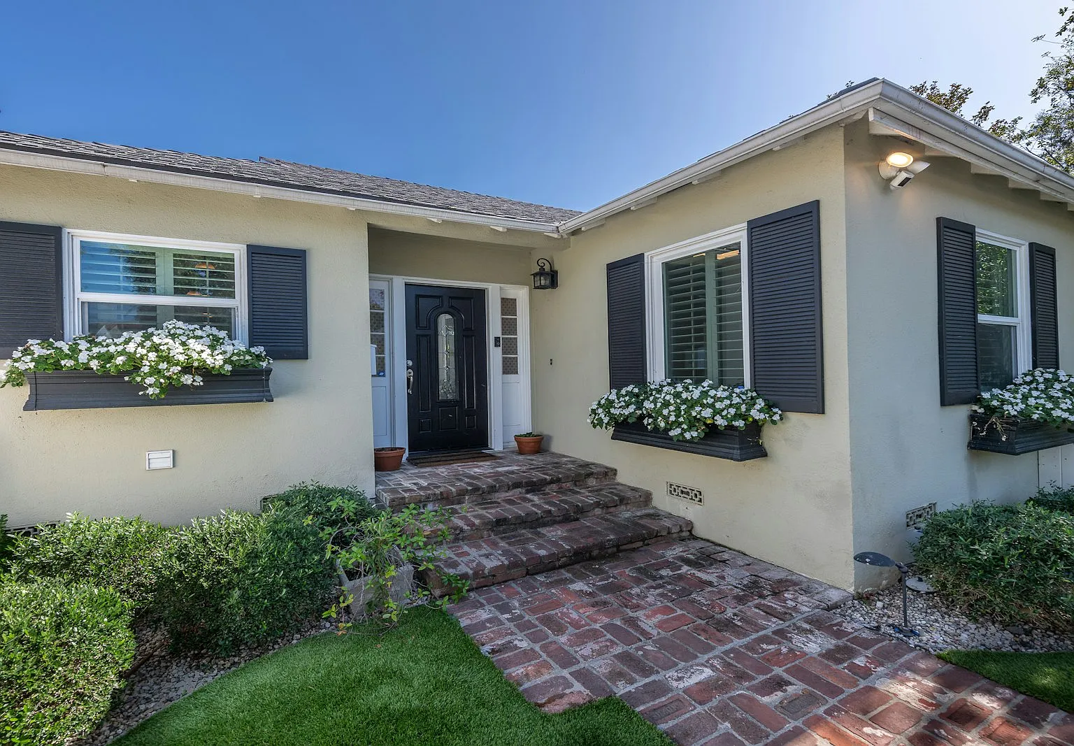 11350 Albata Street — Photo 3