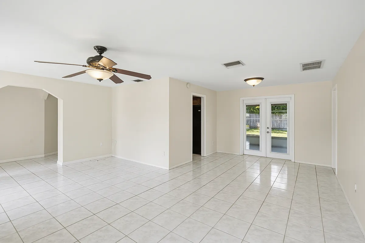 Building Photo - 1306 Moreland Dr