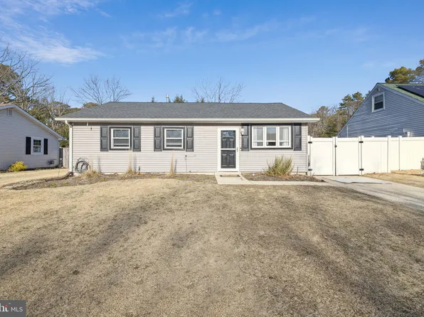 62 Belleview Ave, Sicklerville, NJ 08081
