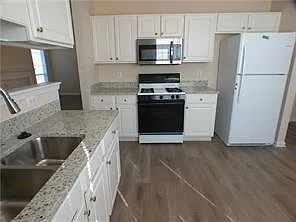 3277 Crossfield Ln — Photo 6
