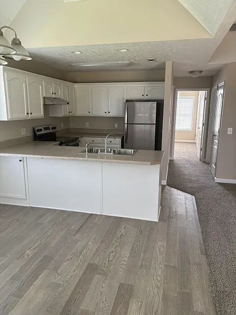 3 bed, 1516 sqft, $2,100 — Photo 2