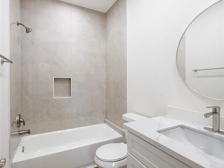 2753 Redrock St #B — Photo 32
